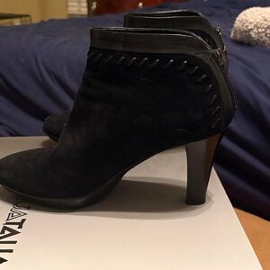 Elegant Black Ankle Boots